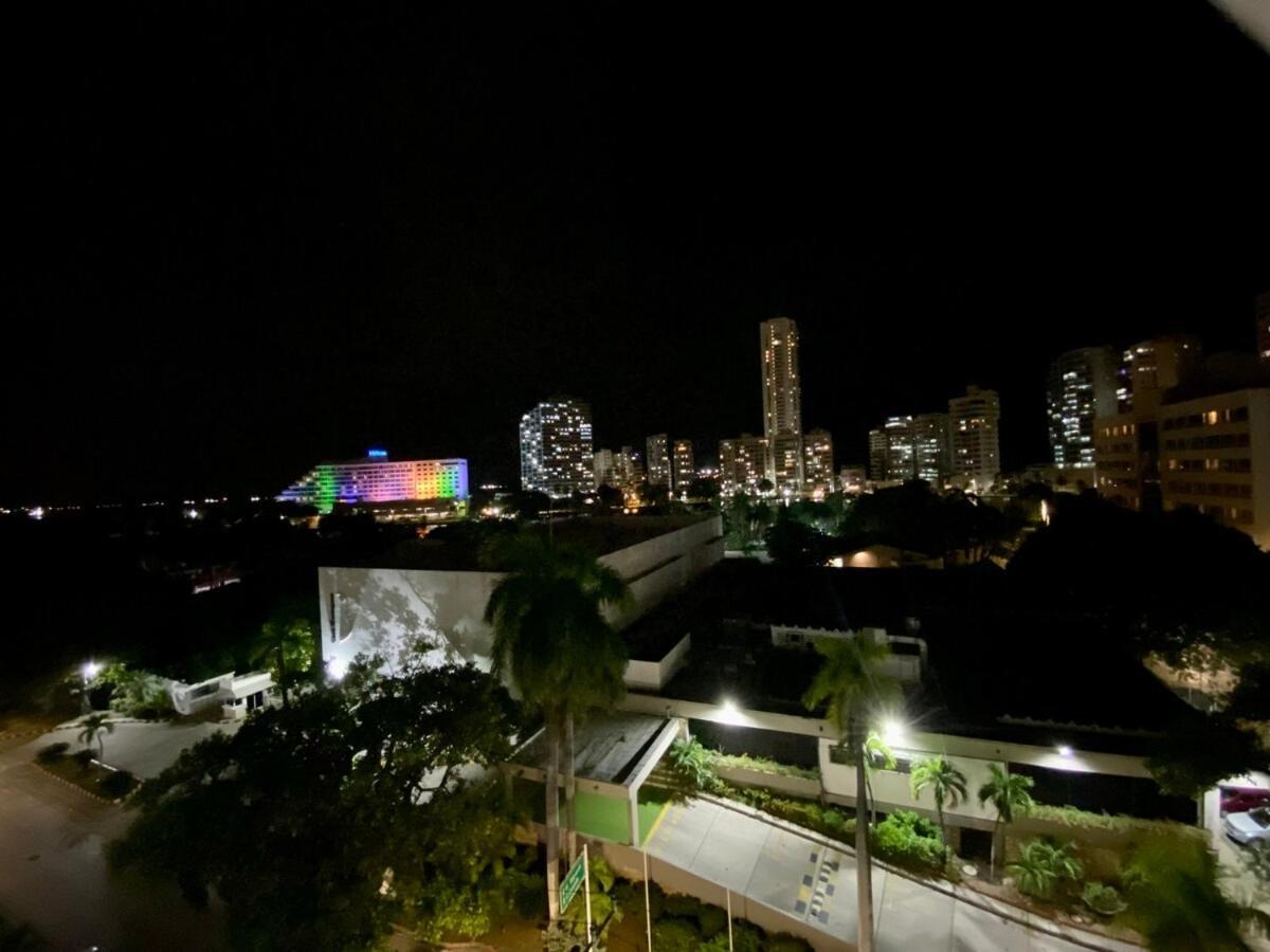 Un Hermoso Con Vista Al Mar En Bocagrande Apartamento