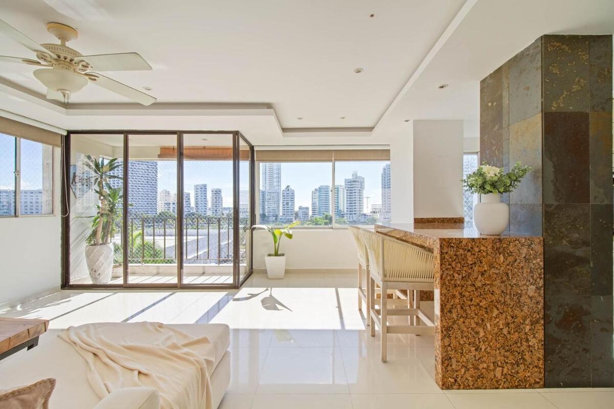Un Hermoso Con Vista Al Mar En Bocagrande Apartamento *