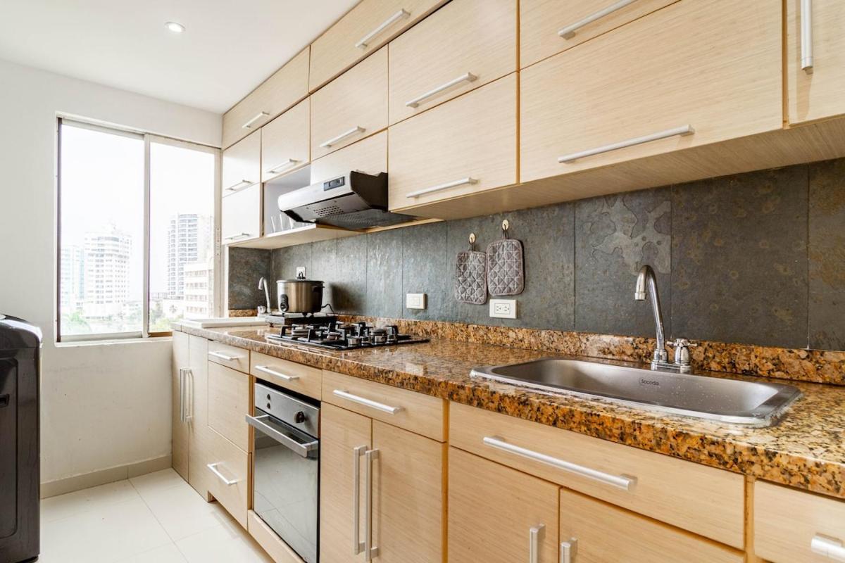 Bocagrande Excelente Ubicacion Apto Confort Con Gran Vista Al Mar Y Playas *